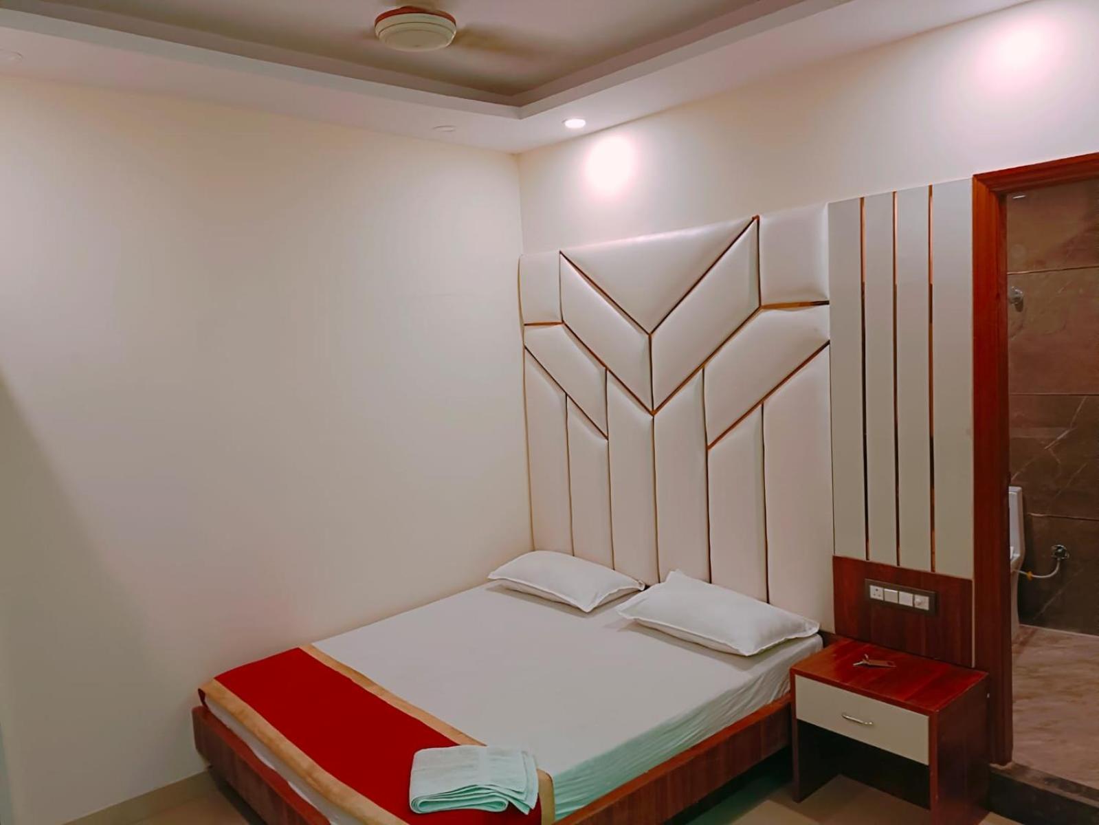 Guest house Star And Bar Pahar Ganj Delhi India