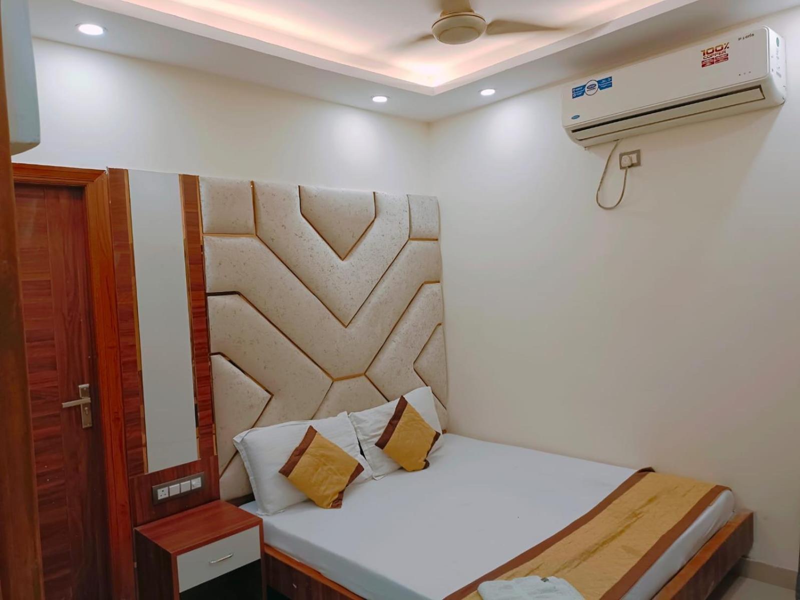 Guest house Star And Bar Pahar Ganj Delhi India