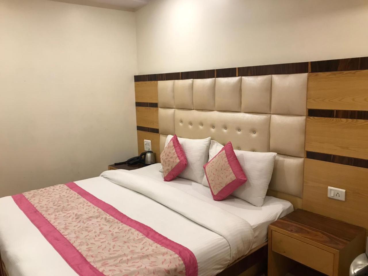 Star And Bar Pahar Ganj Delhi India New Delhi